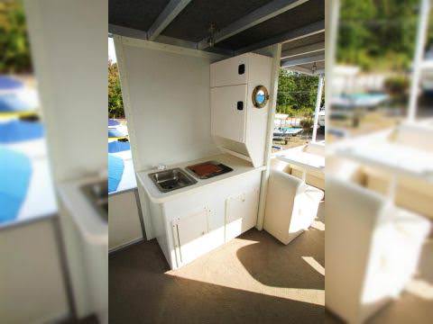 Sun Tracker Party Hut 30 For Sale