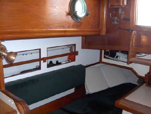Falmouth Cutter 22 For Sale İnterior